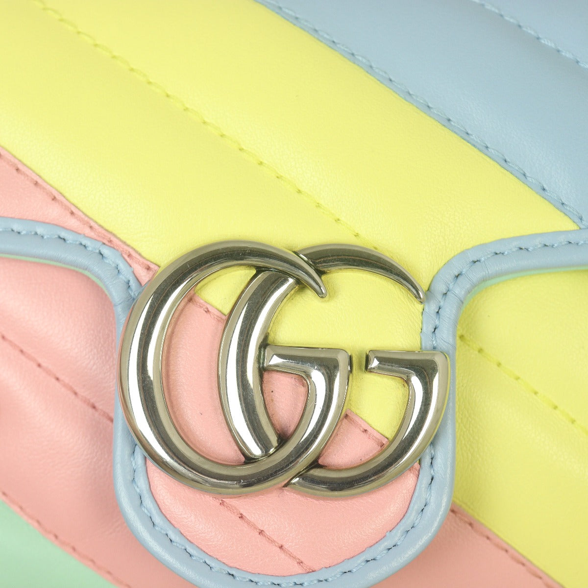 Gucci GG Marmont Super Mini Shoulder Bag