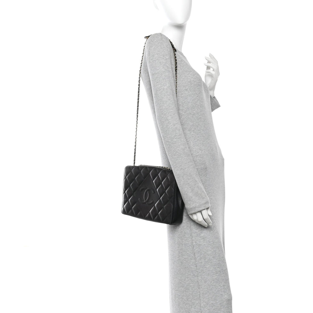 Lambskin Quilted Medium Diamond CC Flap Black