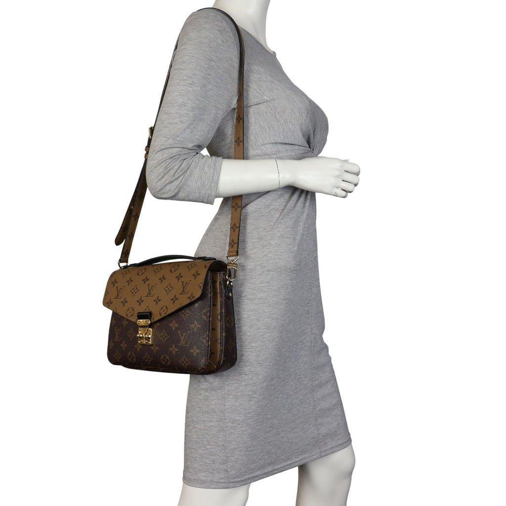 Louis Vuitton Pochette Metis Monogram Reverse