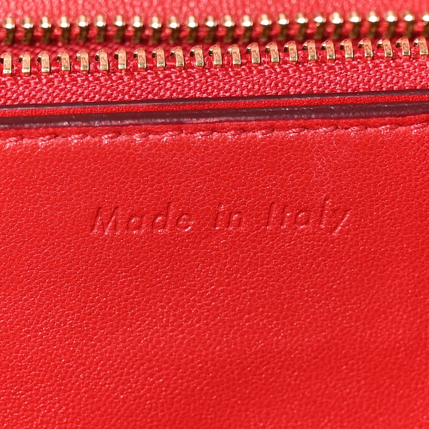Box Calfskin Medium Classic Box Flap Bag Red