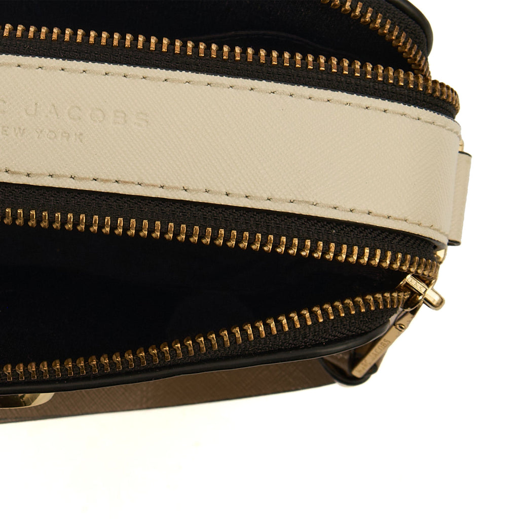 Marc Jacobs Cross Body Snapshot in Brown, Leather