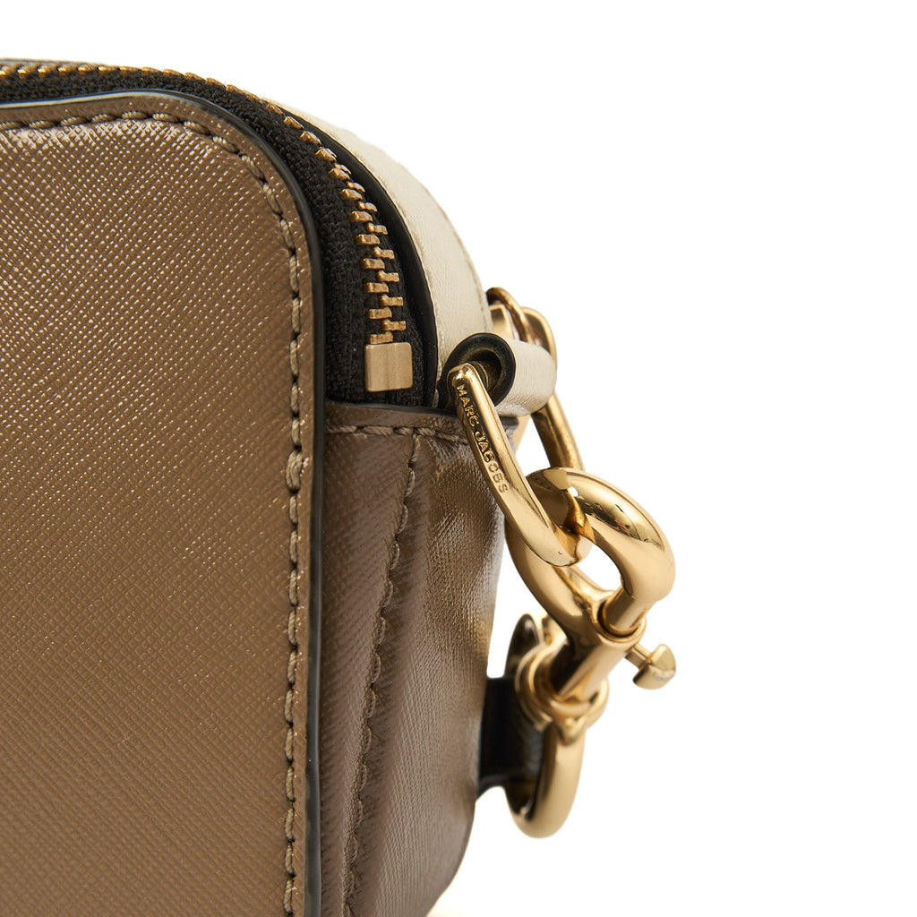 Marc Jacobs Cross Body Snapshot in Brown, Leather