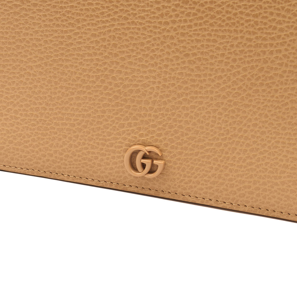 Gucci Cross Body Marmont Wallet On Chain in Neutral, Leather