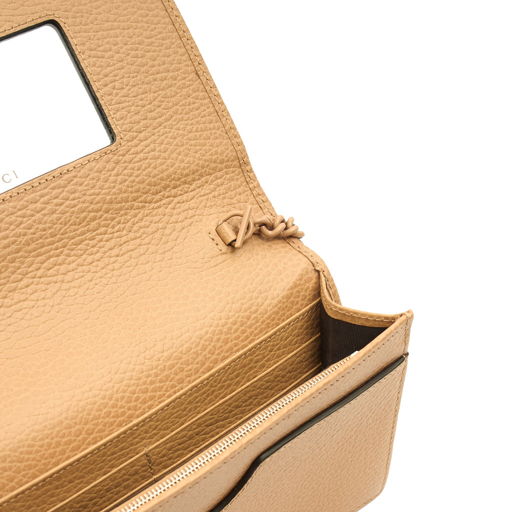 Gucci Cross Body Marmont Wallet On Chain in Neutral, Leather