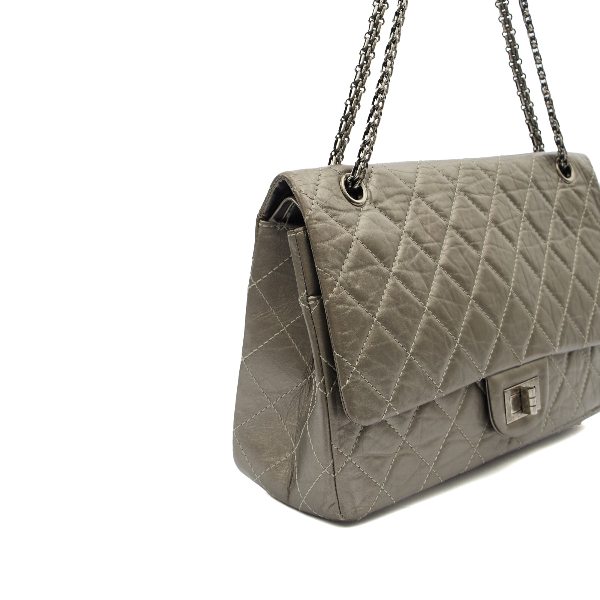 Chanel Shoulder Bag 2.55 Reissue in Metallic, Leather