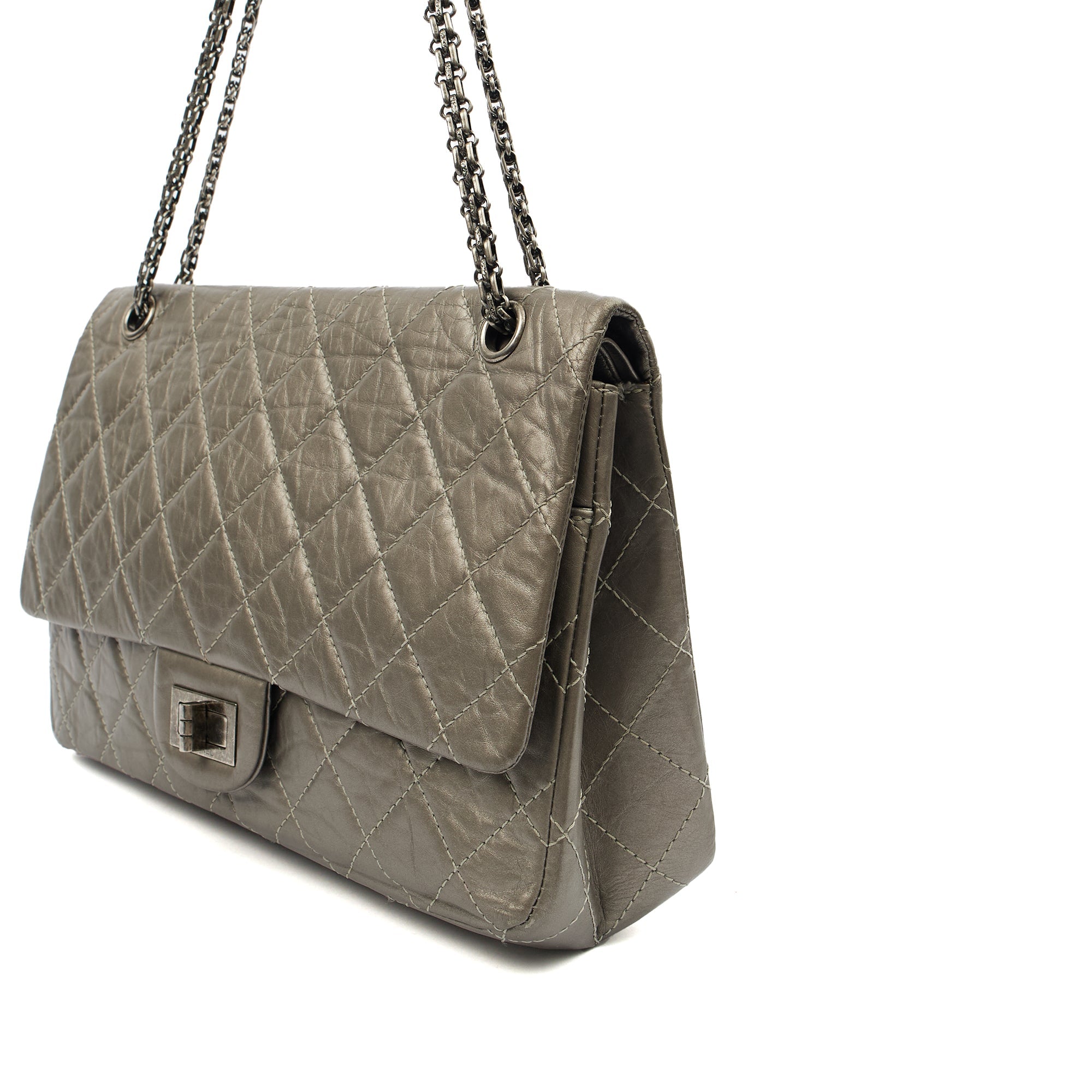 Chanel Shoulder Bag 2.55 Reissue in Metallic, Leather