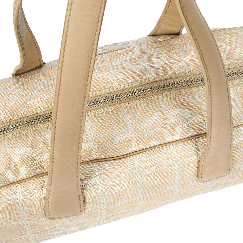 Chanel Shoulder Bag Travel Ligne Bowler in Neutral, Fabric