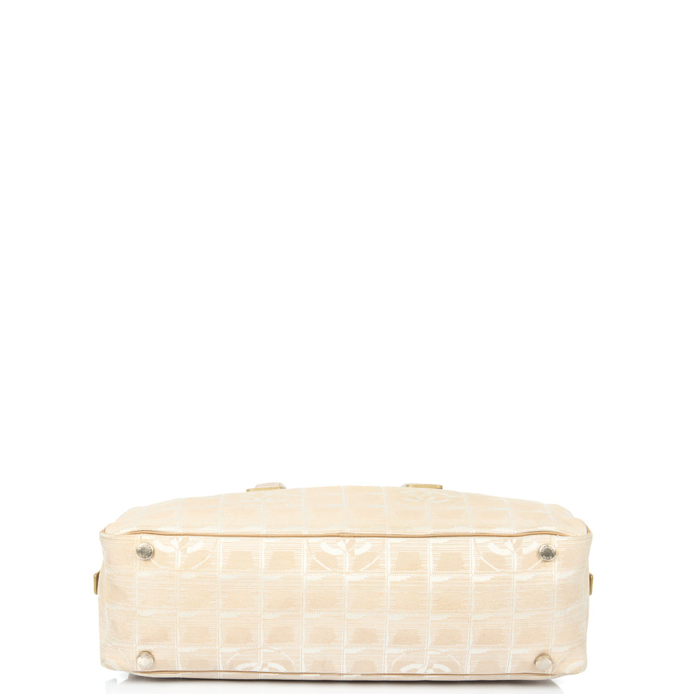 Chanel Shoulder Bag Travel Ligne Bowler in Neutral, Fabric