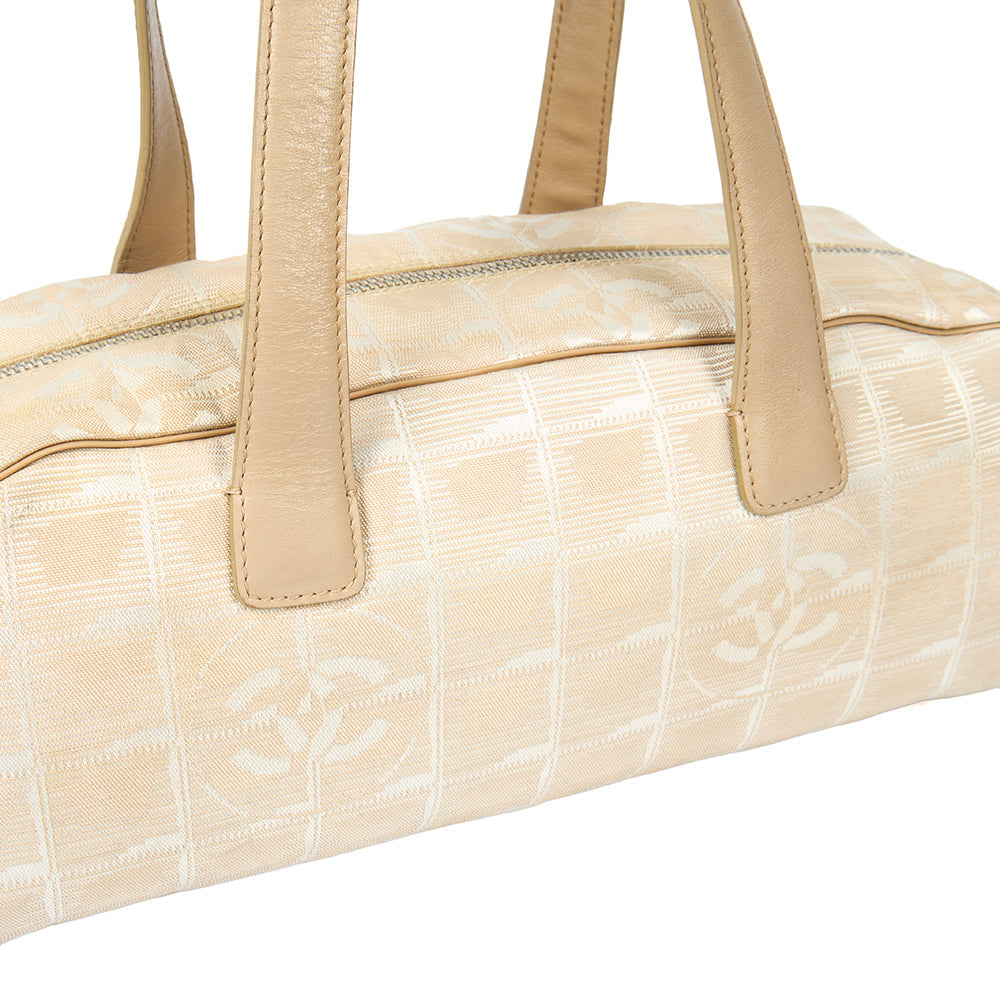 Chanel Shoulder Bag Travel Ligne Bowler in Neutral, Fabric