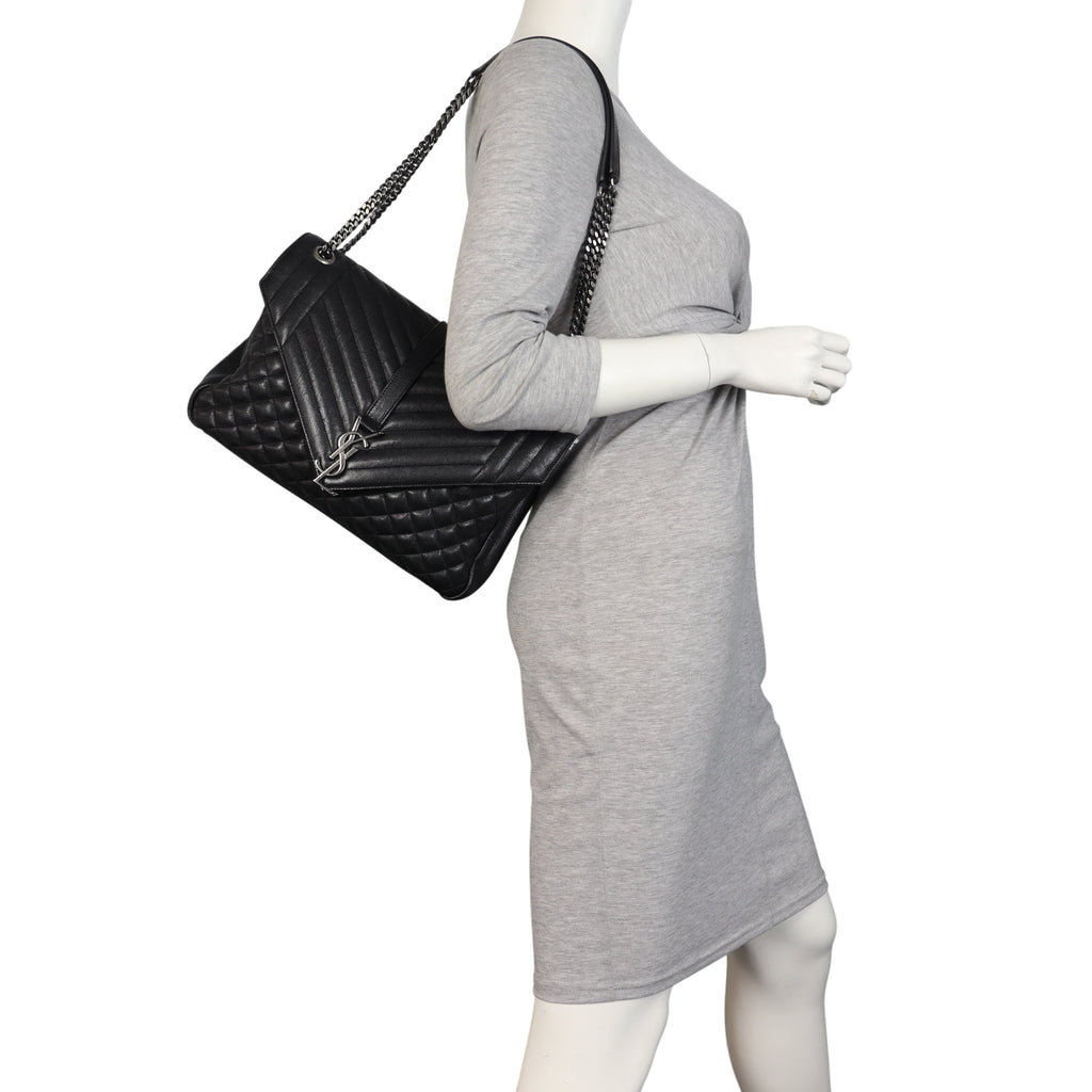 Saint Laurent Classic Medium Tri-Quilt Soft Envelope