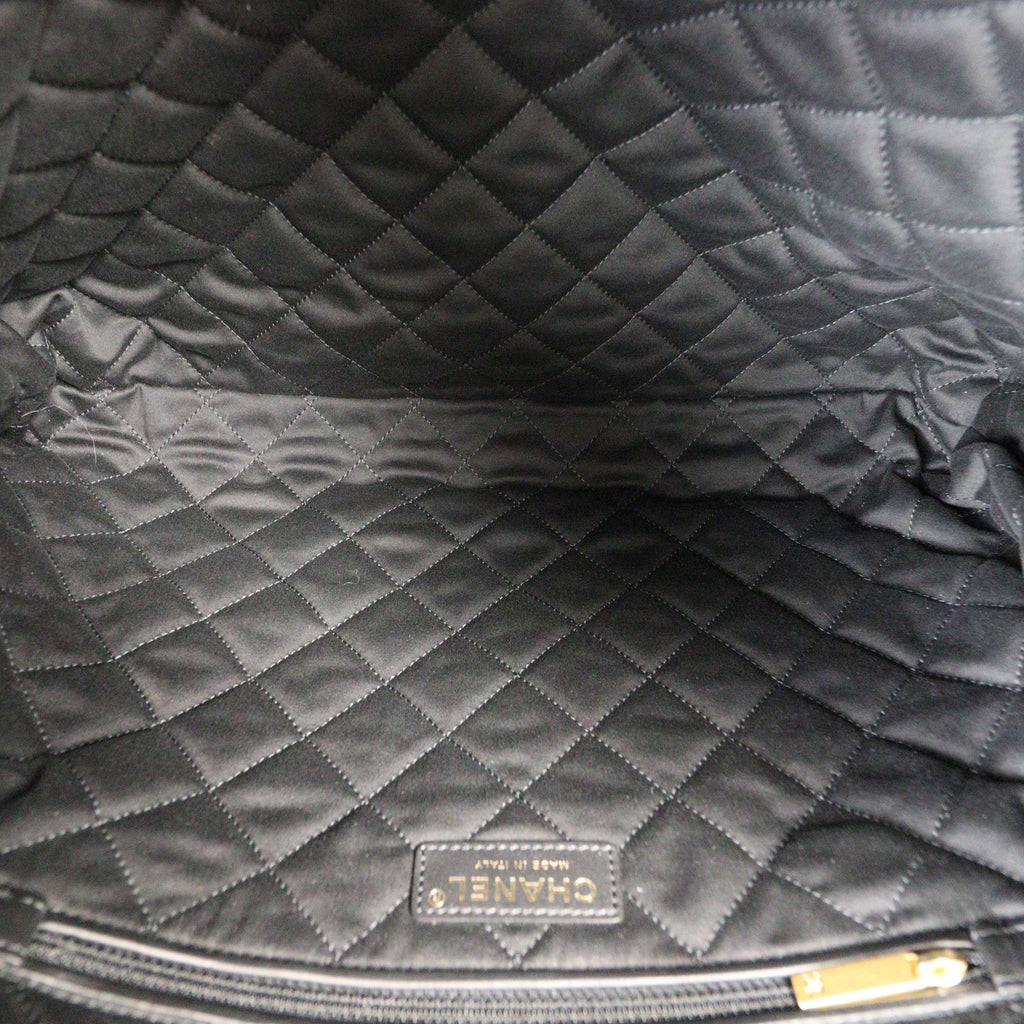 Chanel 22 Hobo Small