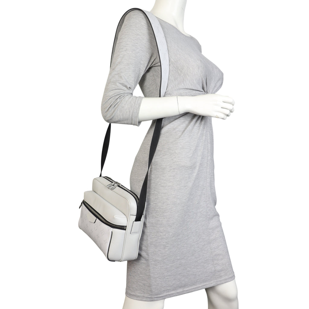 Louis Vuitton Outdoor Messenger Monogram Taigarama