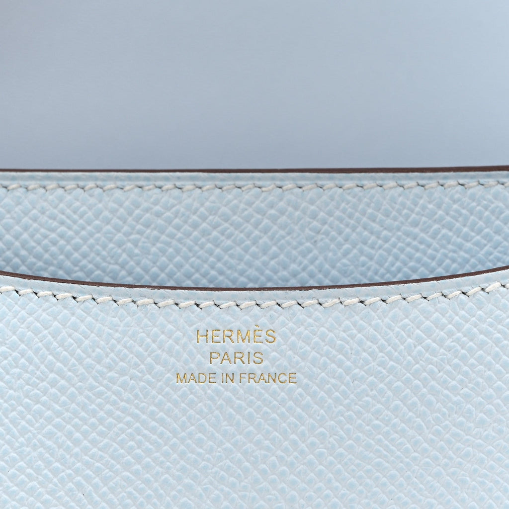 Epsom Constance 18 Bleu Brume