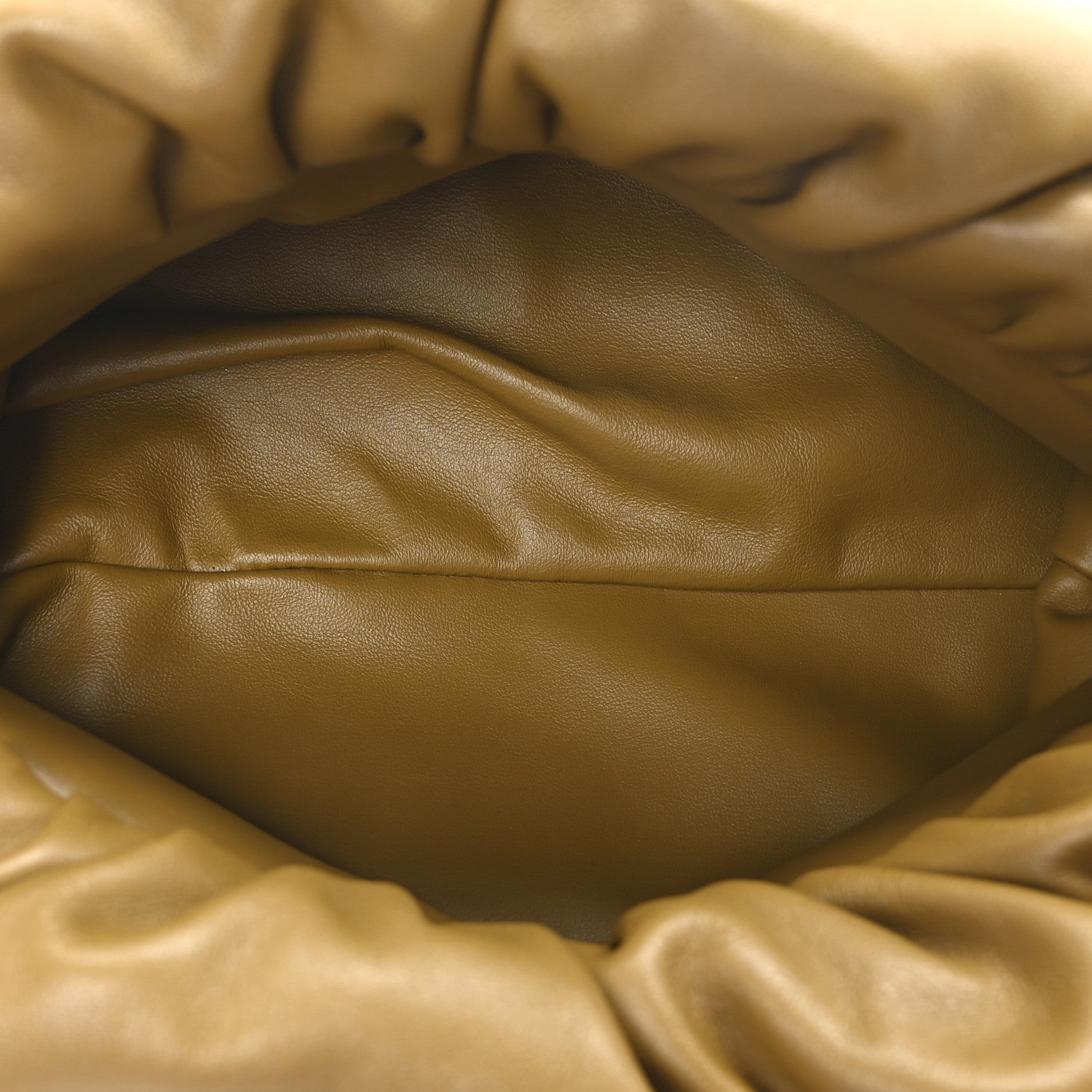 Calfskin The Pouch Chain Cammello