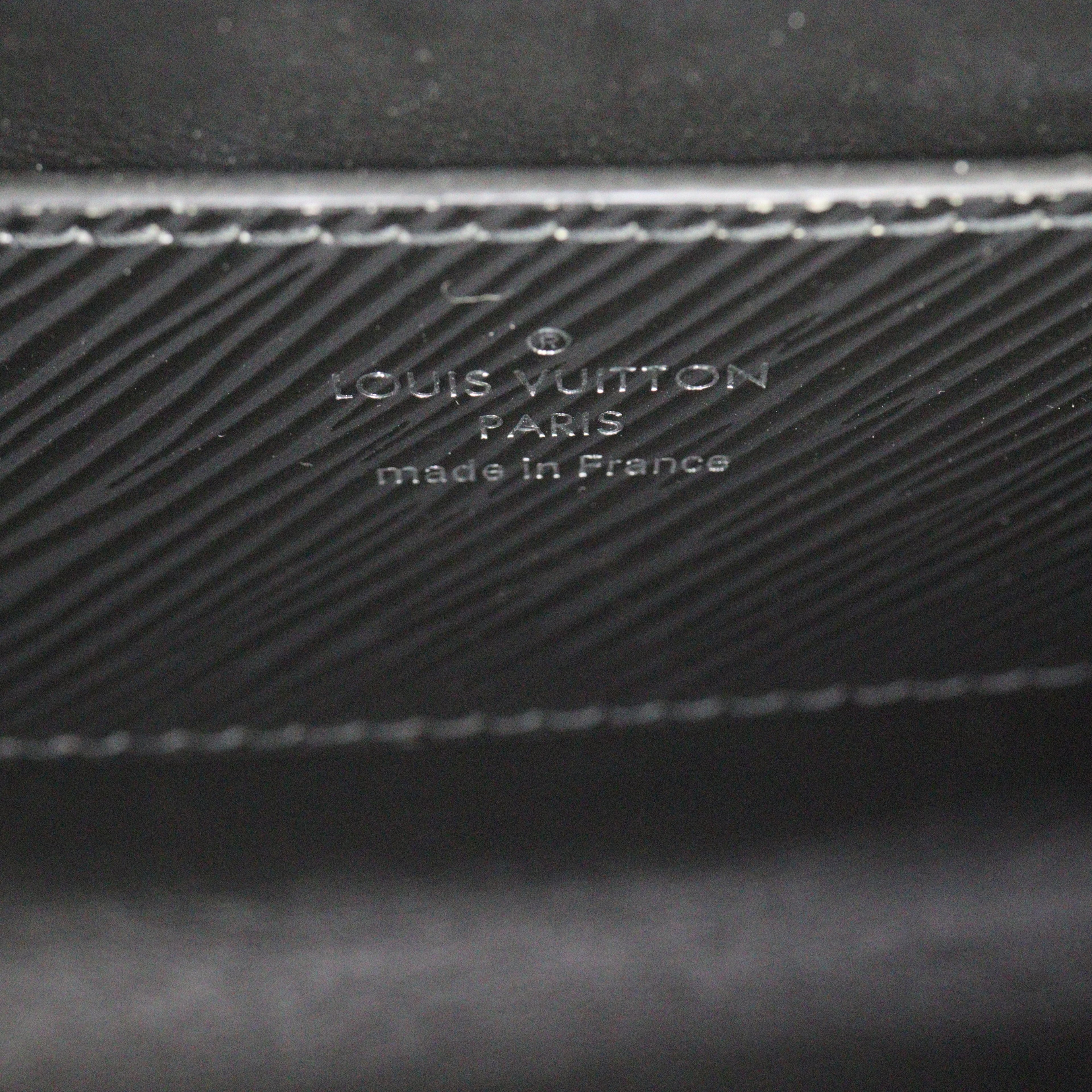 Louis Vuitton Twist Lock XL Epi