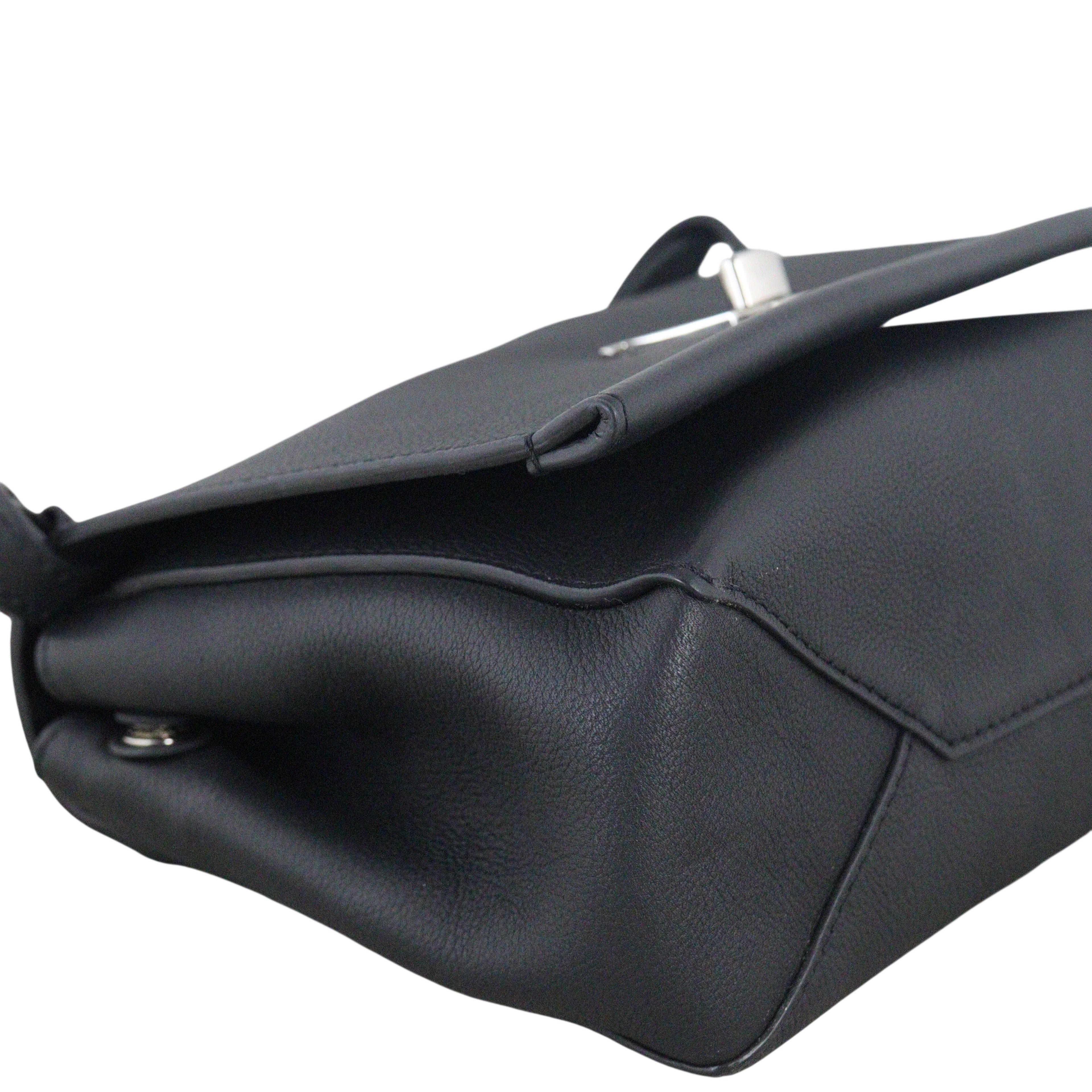 Louis Vuitton Lockme II BB