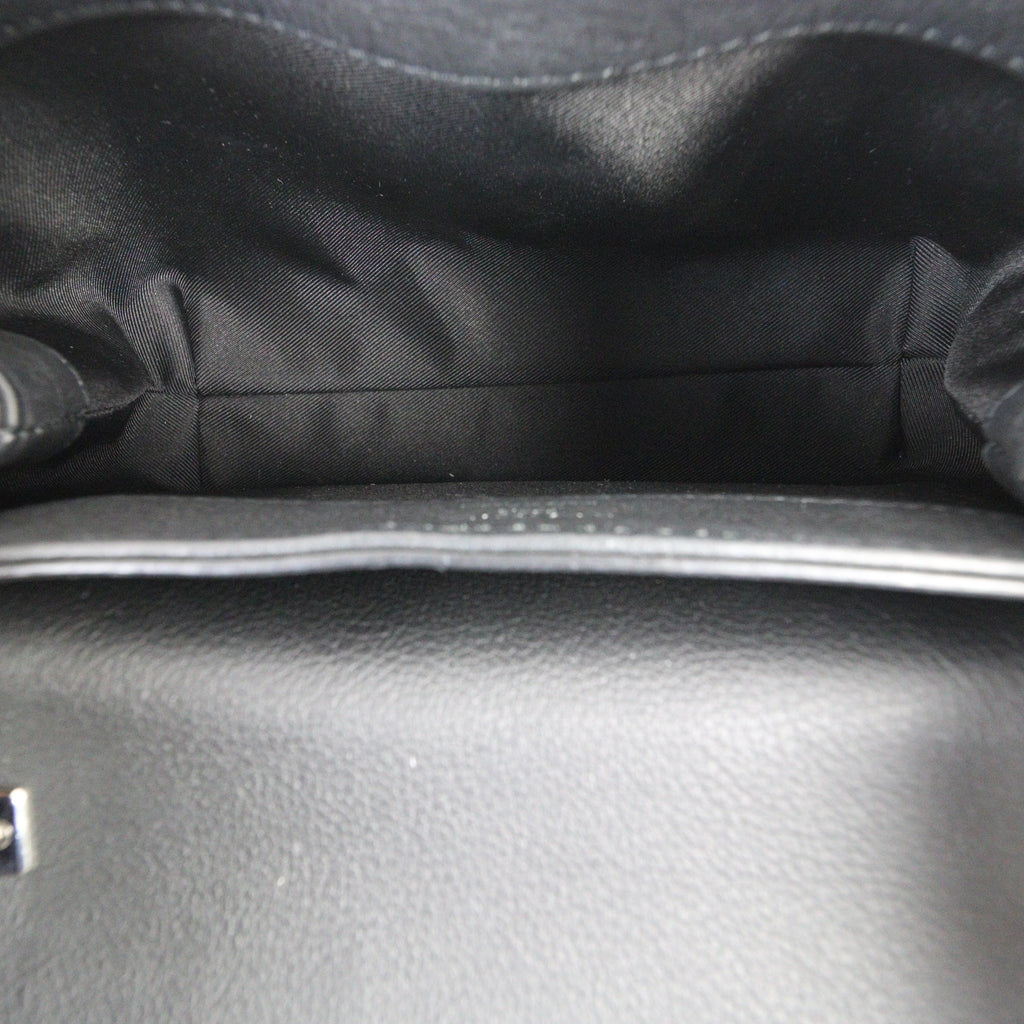 Louis Vuitton Lockme II BB