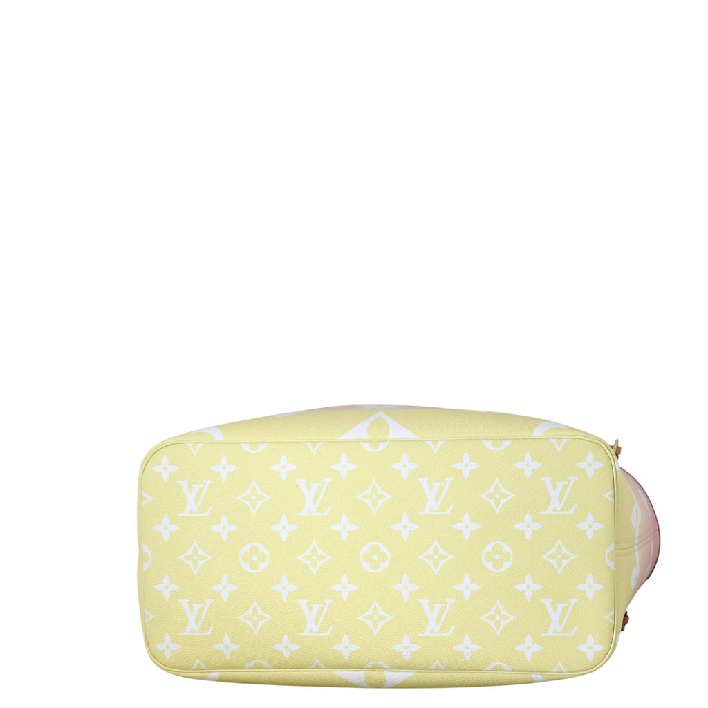 Louis Vuitton Neverfull MM Monogram Giant By the Pool