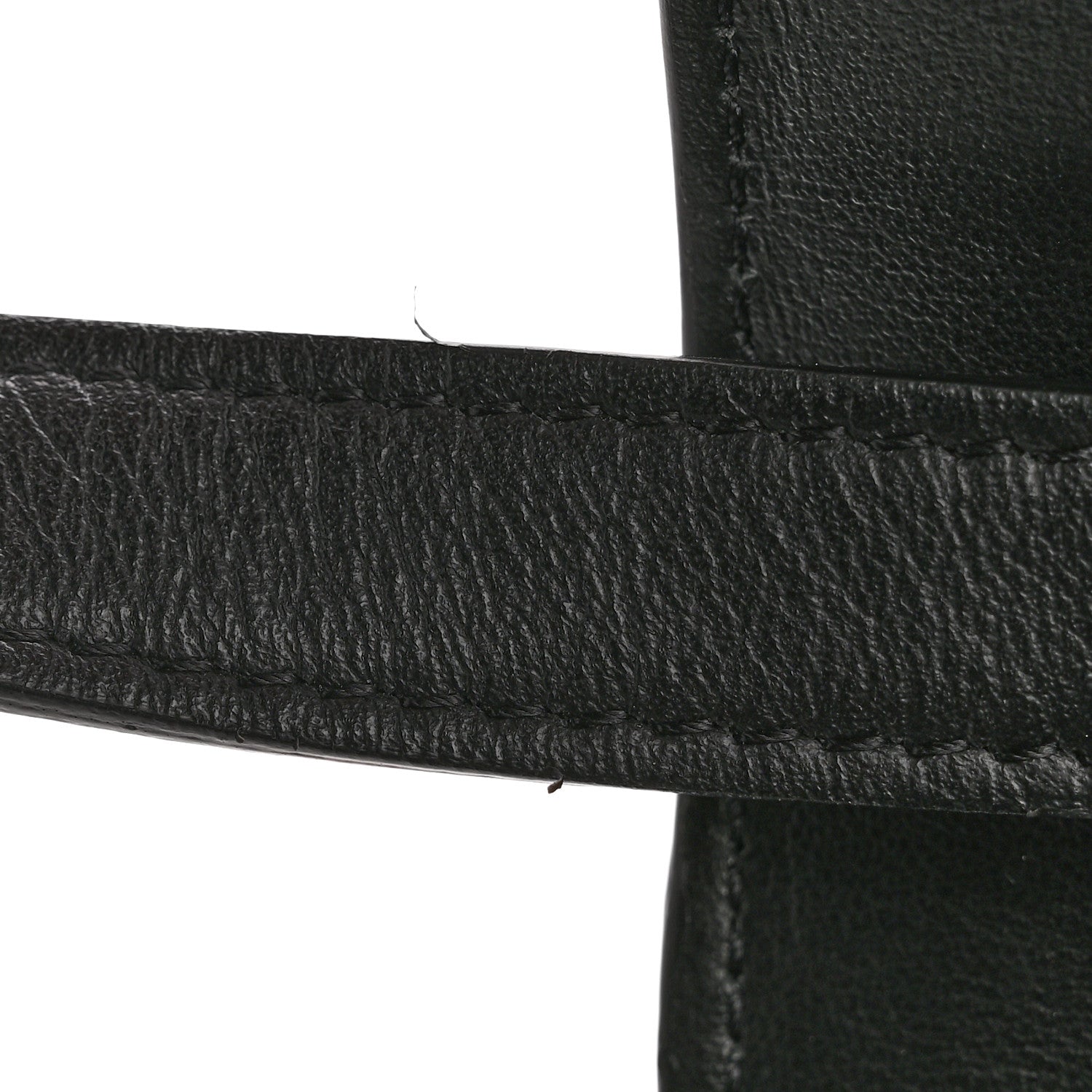 Smooth Calfskin Medium Tabou Black