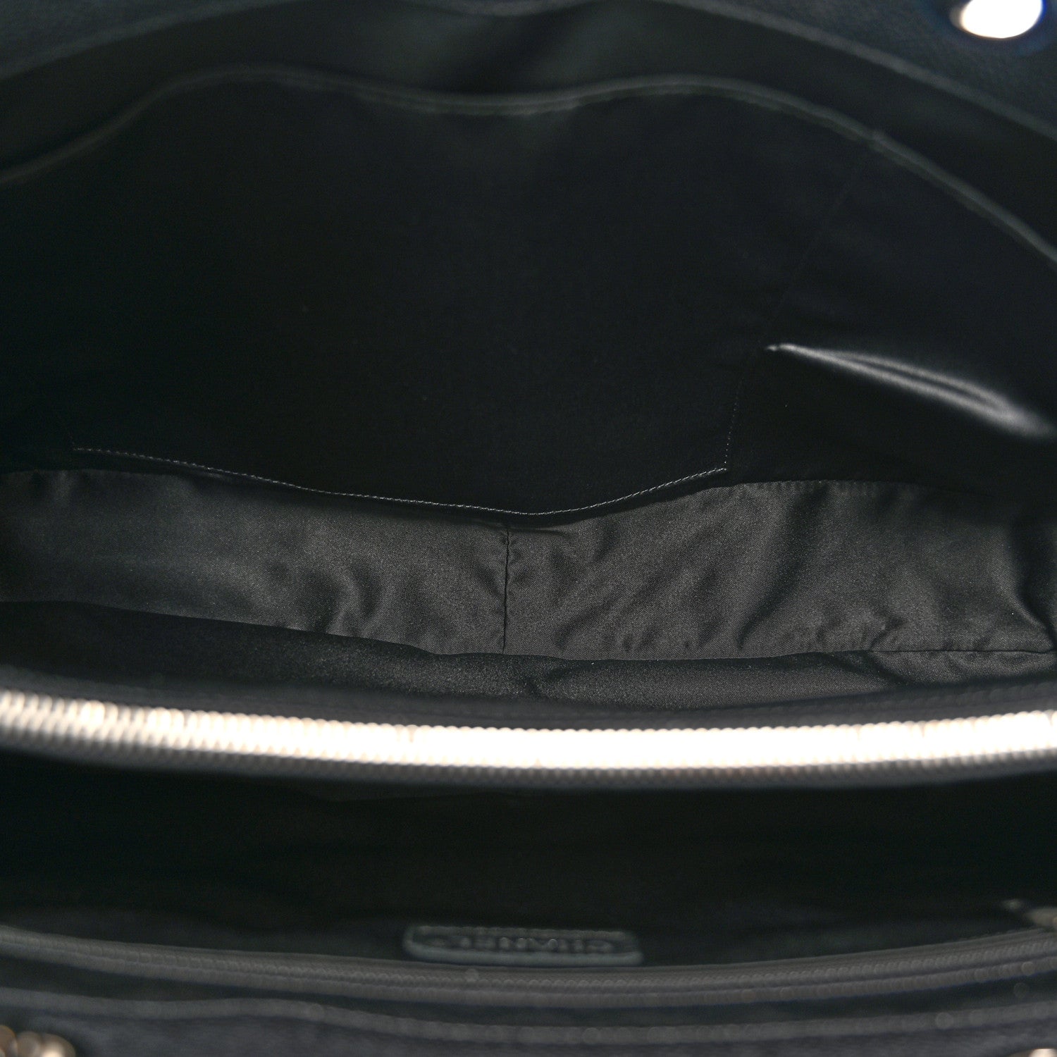 Caviar Quilted XL Grand Shopping Tote GST Black