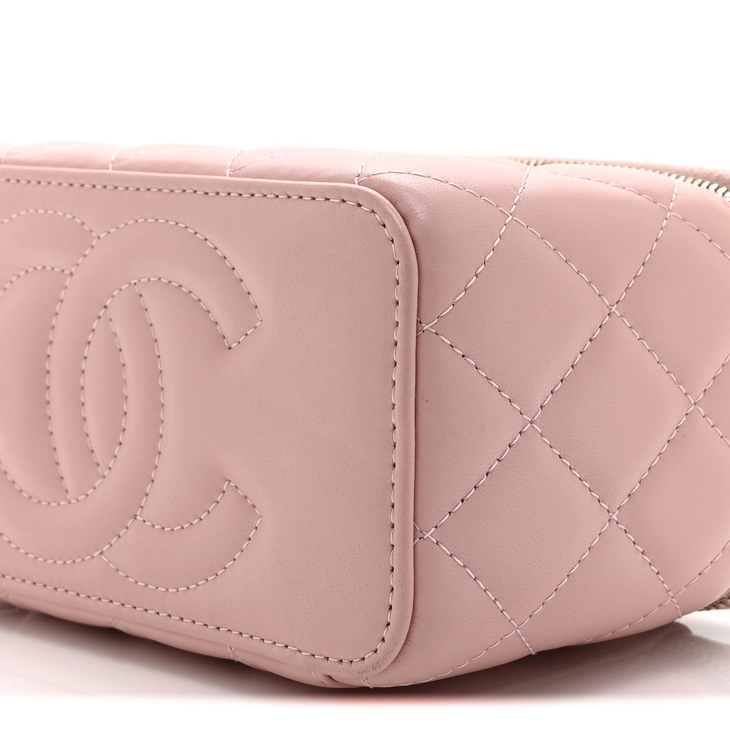 Caviar Quilted Pearl Enamel Small Vanity Case With Chain Light Pink
