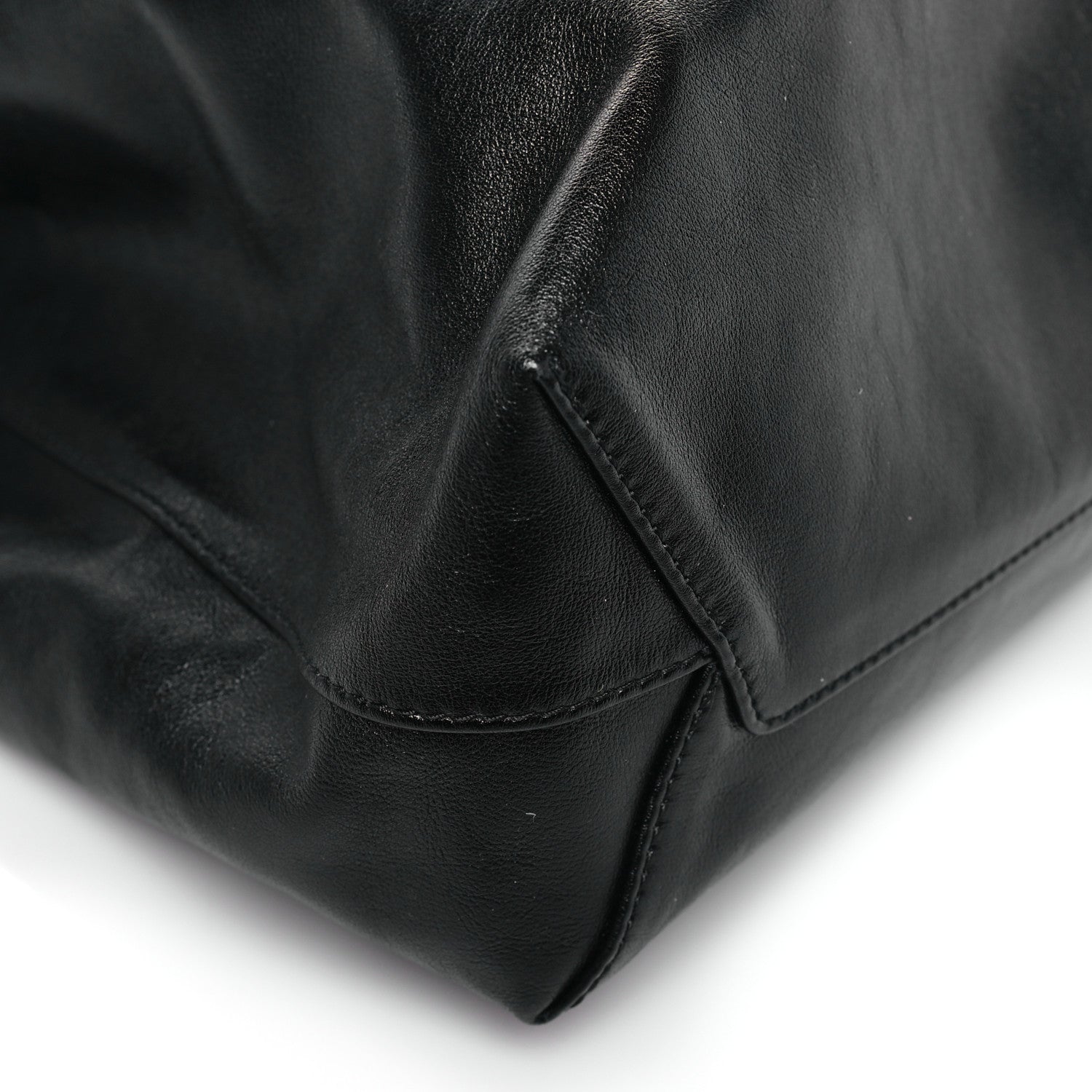 Calfskin Monogram Atlantis Vibe MM Black