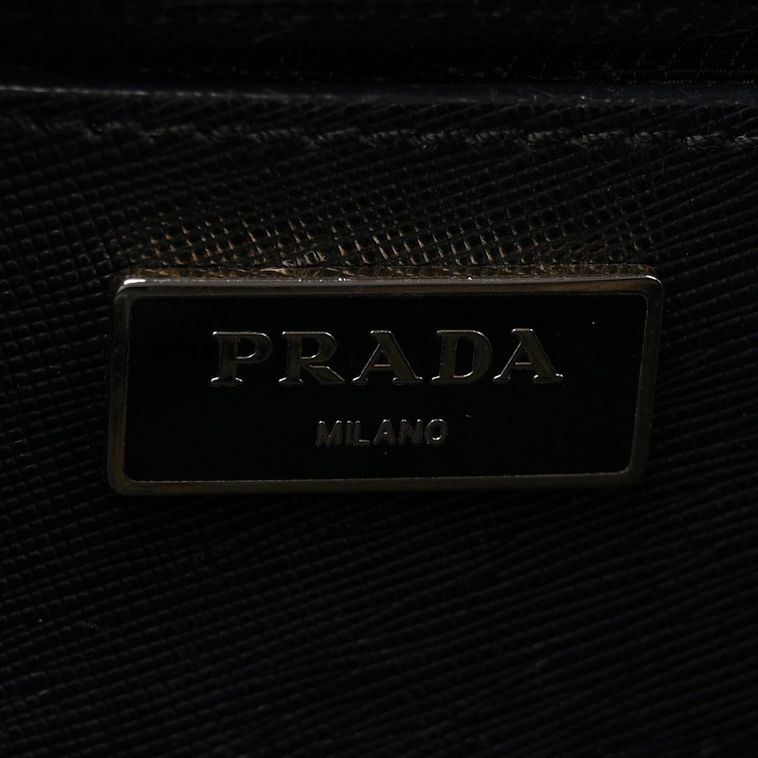 Saffiano Medium Galleria Double Zip Tote Black