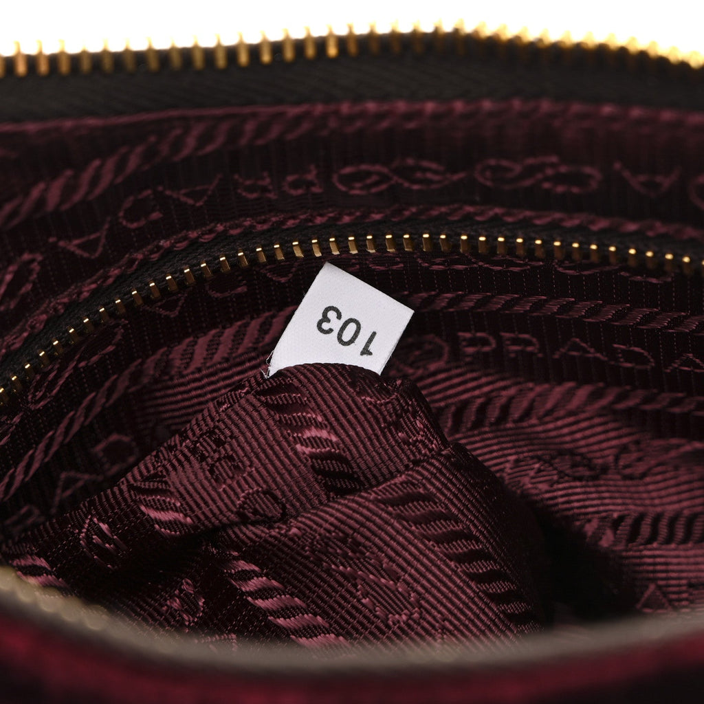 Velvet Mini Re-Edition 2005 Shoulder Bag Red
