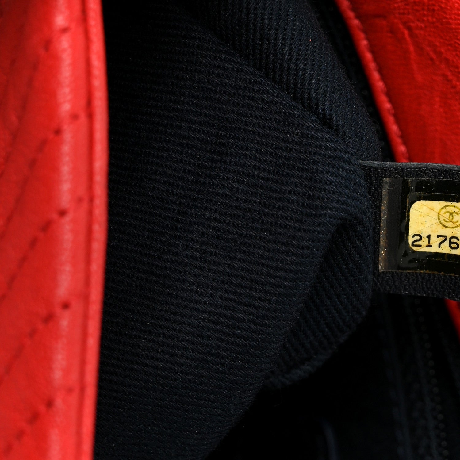 Wrinkled Lambskin Chevron Quilted Medium Flap Red