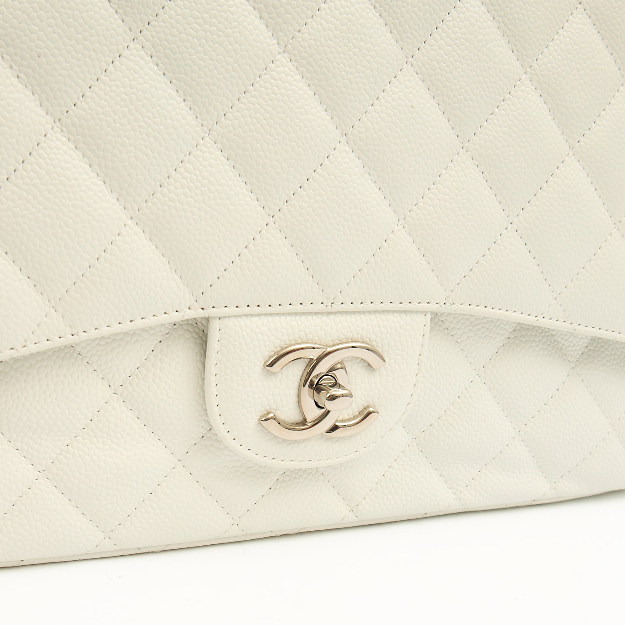 Chanel Shoulder Bag Classic - Maxi in White, Caviar Leather