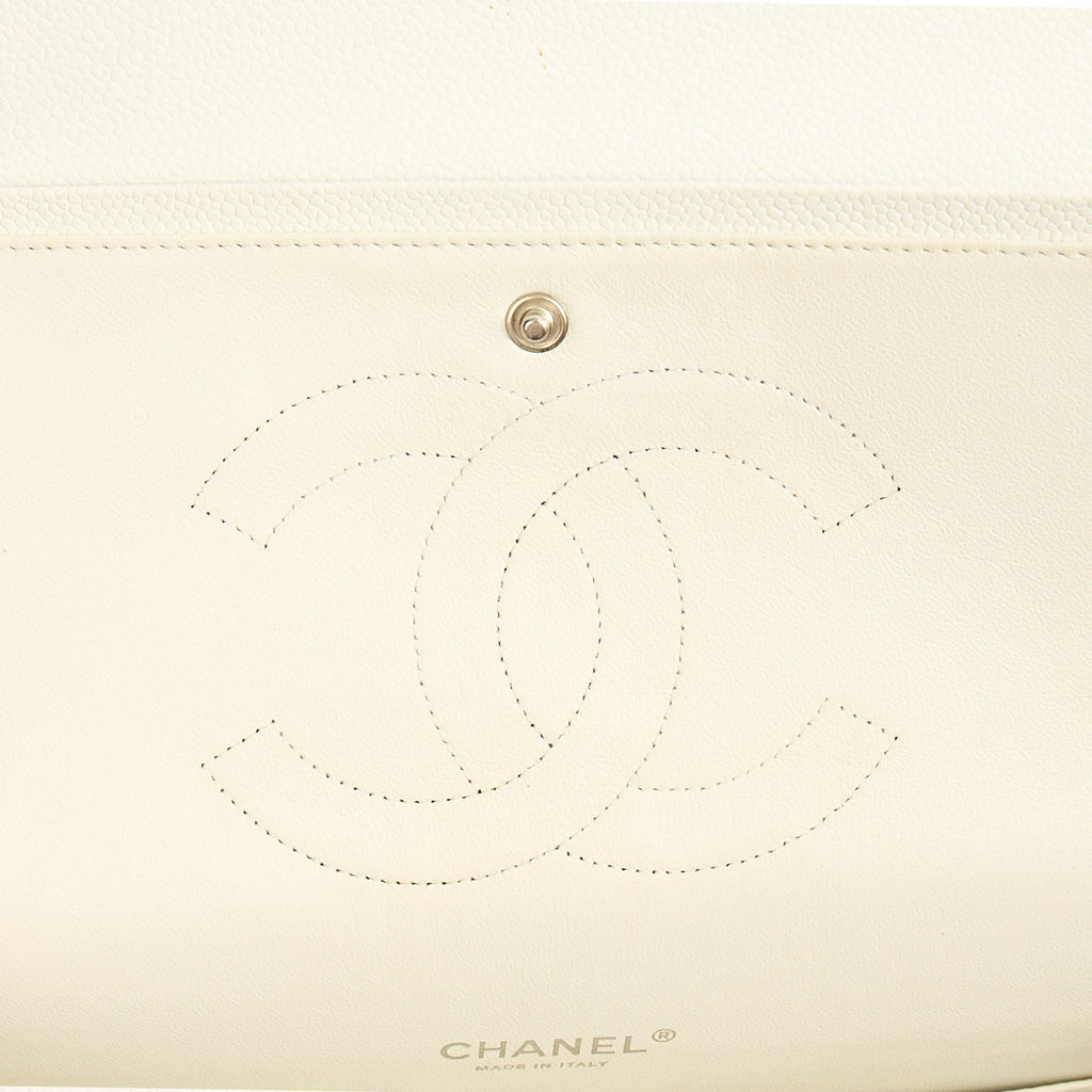 Chanel Shoulder Bag Classic - Maxi in White, Caviar Leather