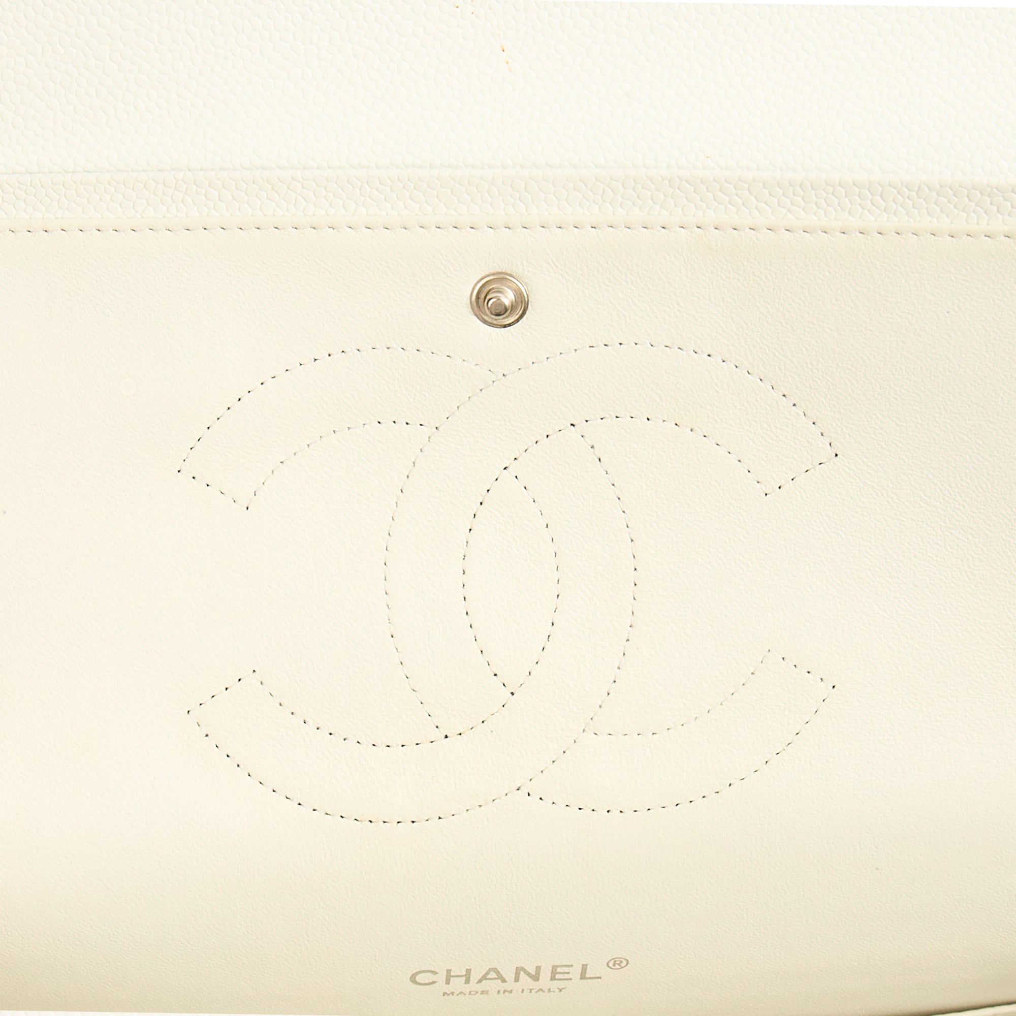 Chanel Shoulder Bag Classic - Maxi in White, Caviar Leather