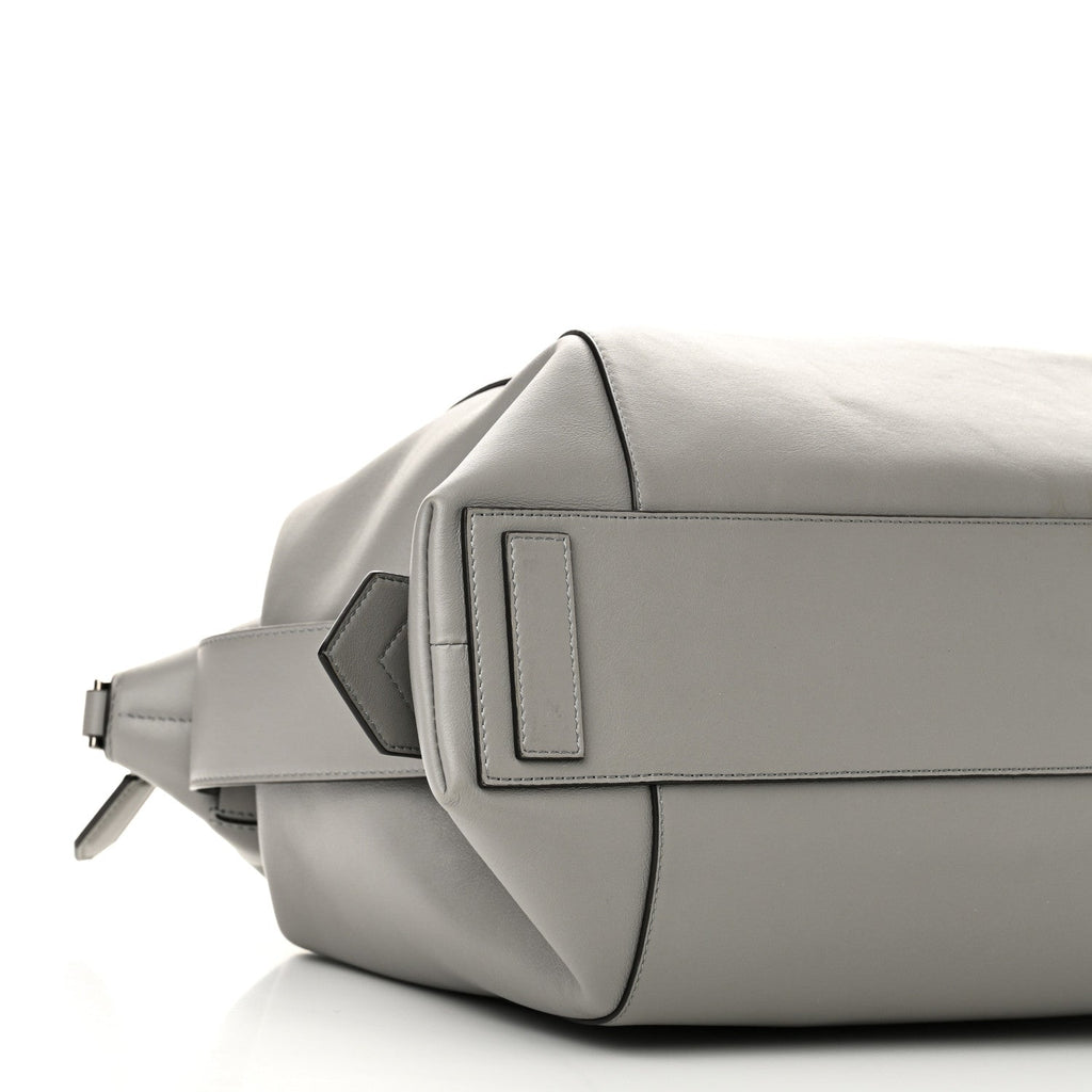 Soft Calfskin Medium Soft Antigona Pearl Grey
