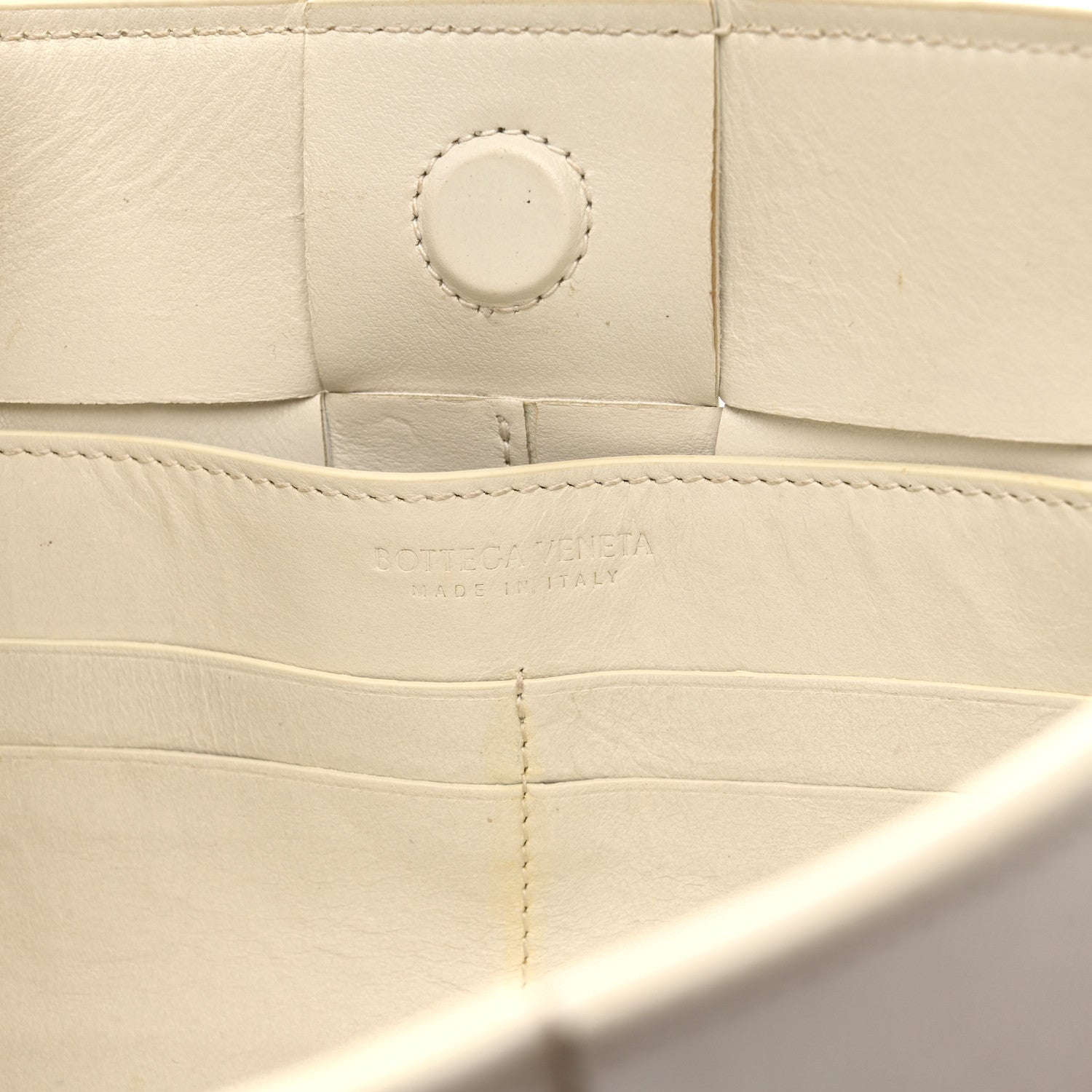 Calfskin Maxi Intrecciato Cassette Pouch On Strap Chalk