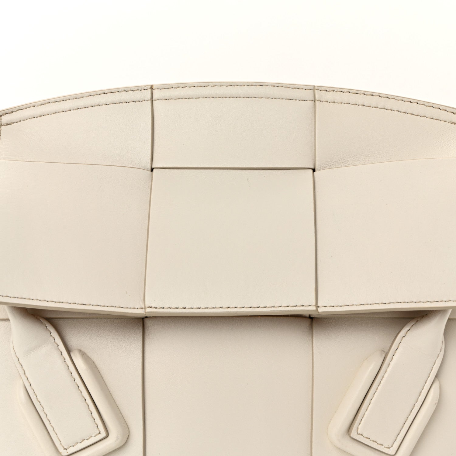 French Calfskin Maxi Intrecciato Arco 33 Bianco