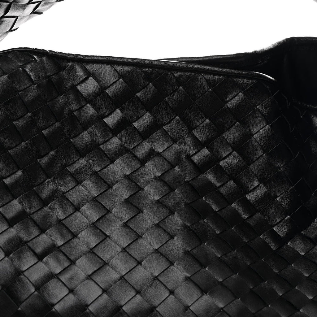 Calfskin Intrecciato Large Hop Black