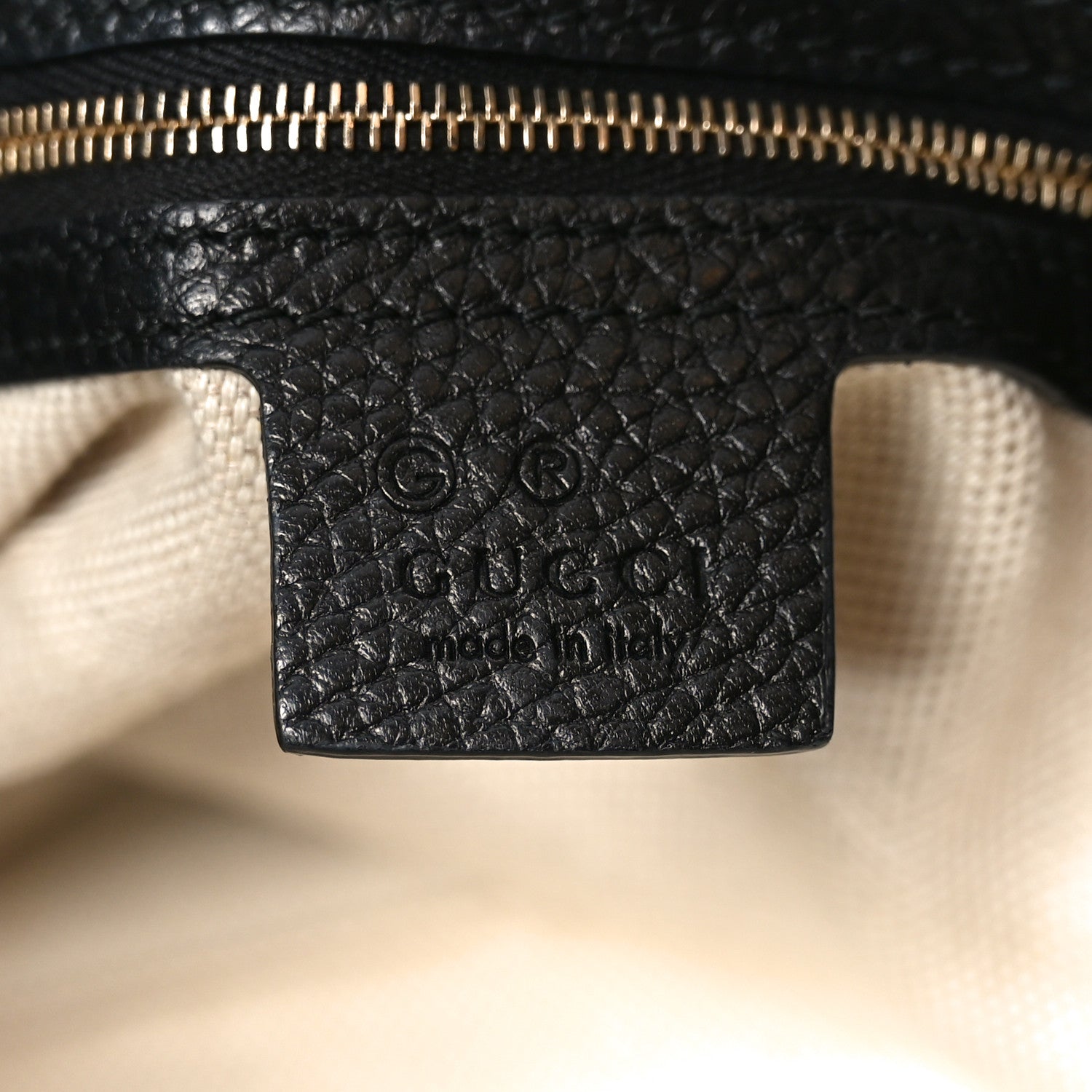 Pebbled Calfskin Large Soho Hobo Black