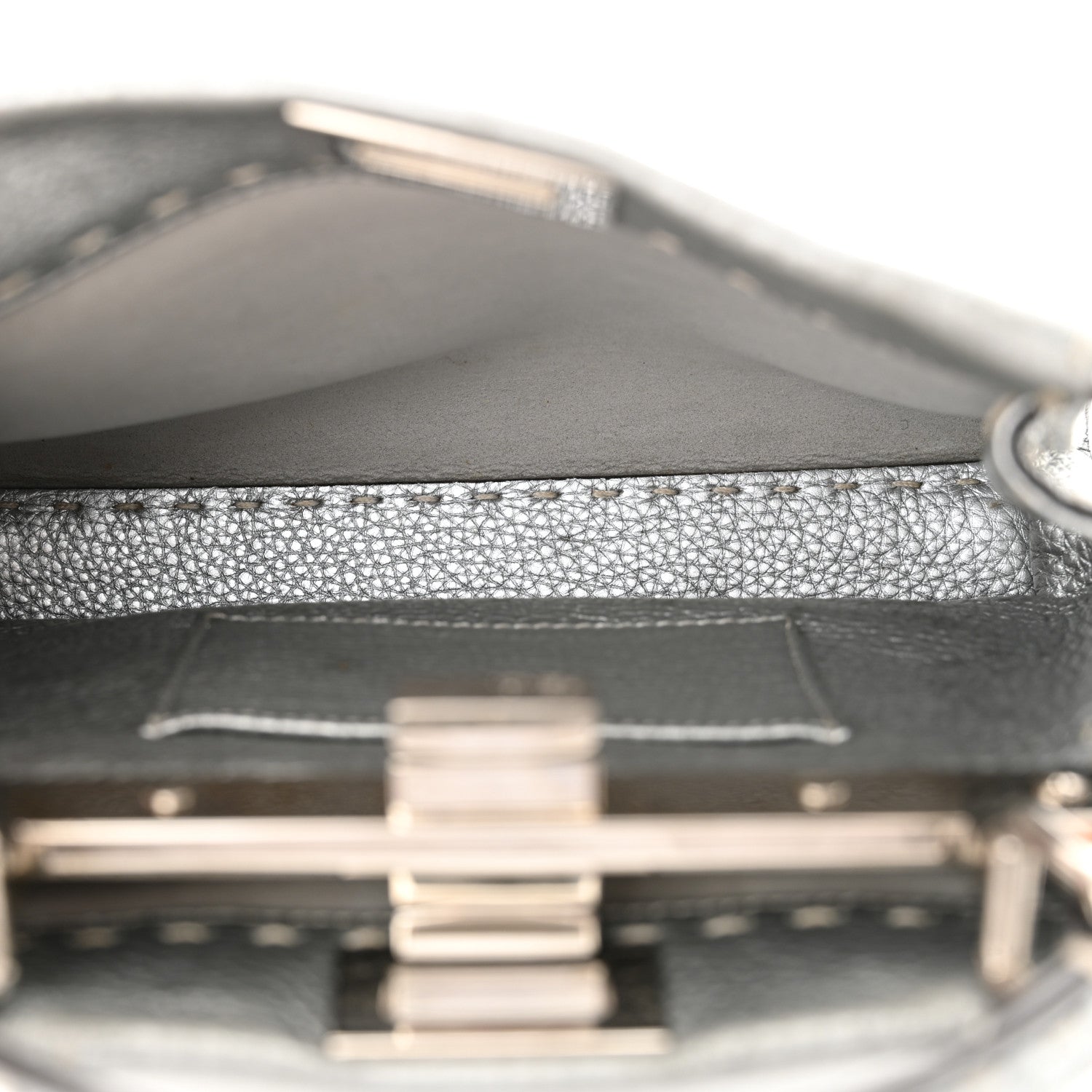 Cuoio Romano Lux Selleria Mini Peekaboo Iconic Satchel Argento