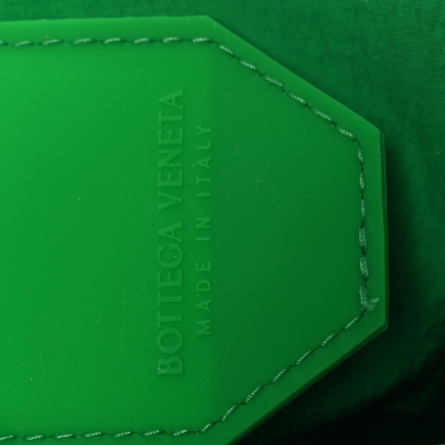 Paper Calfskin Maxi Intrecciato Small Cassette Crossbody Bag Grass