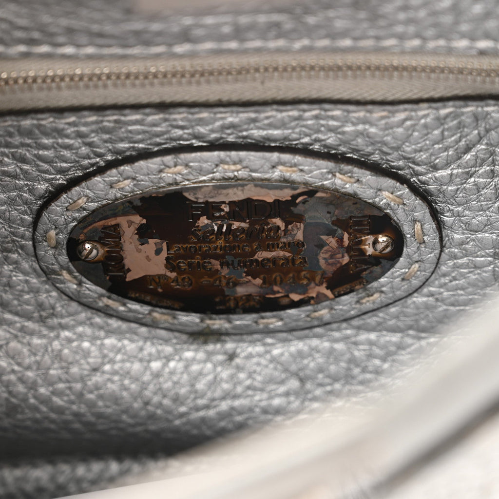 Cuoio Romano Lux Selleria Mini Peekaboo Iconic Satchel Argento