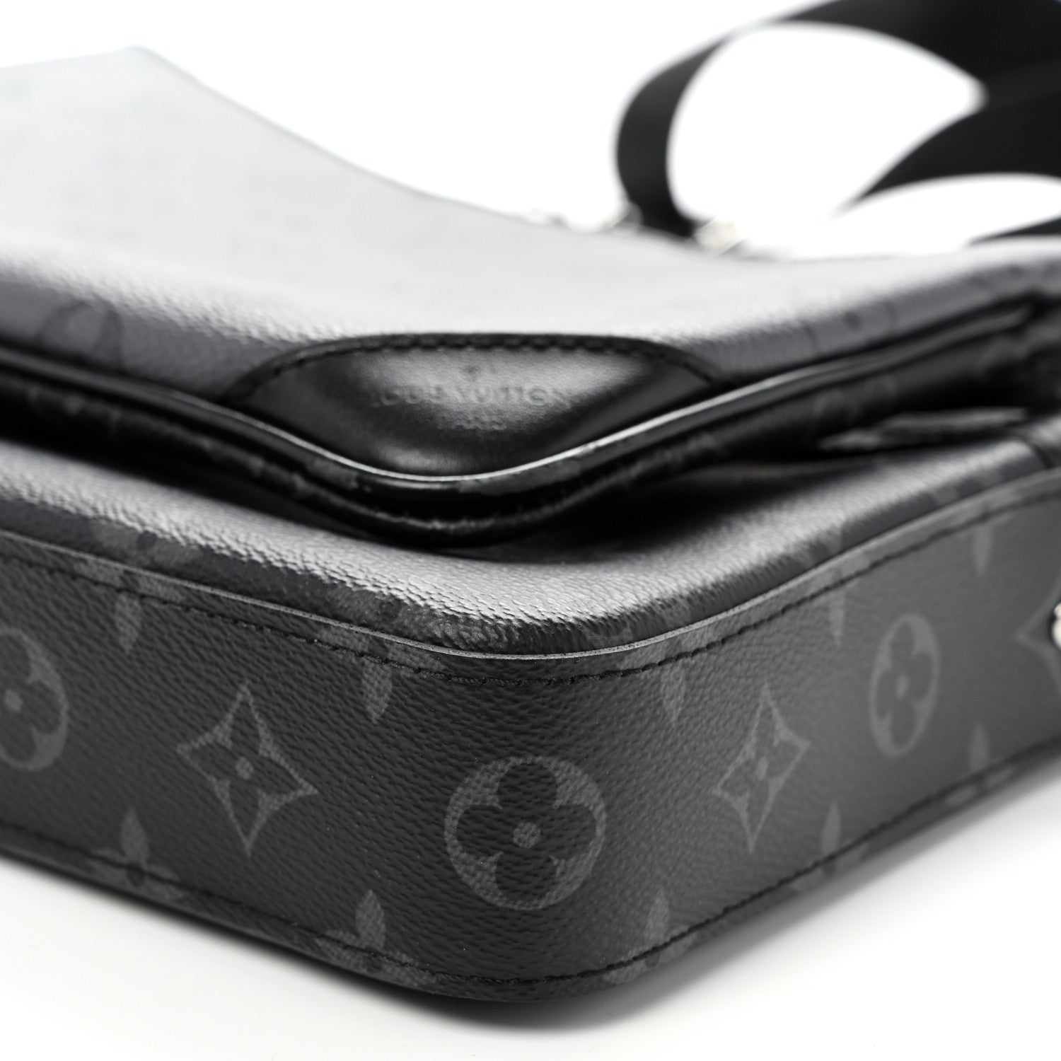 Reverse Monogram Eclipse Trio Messenger