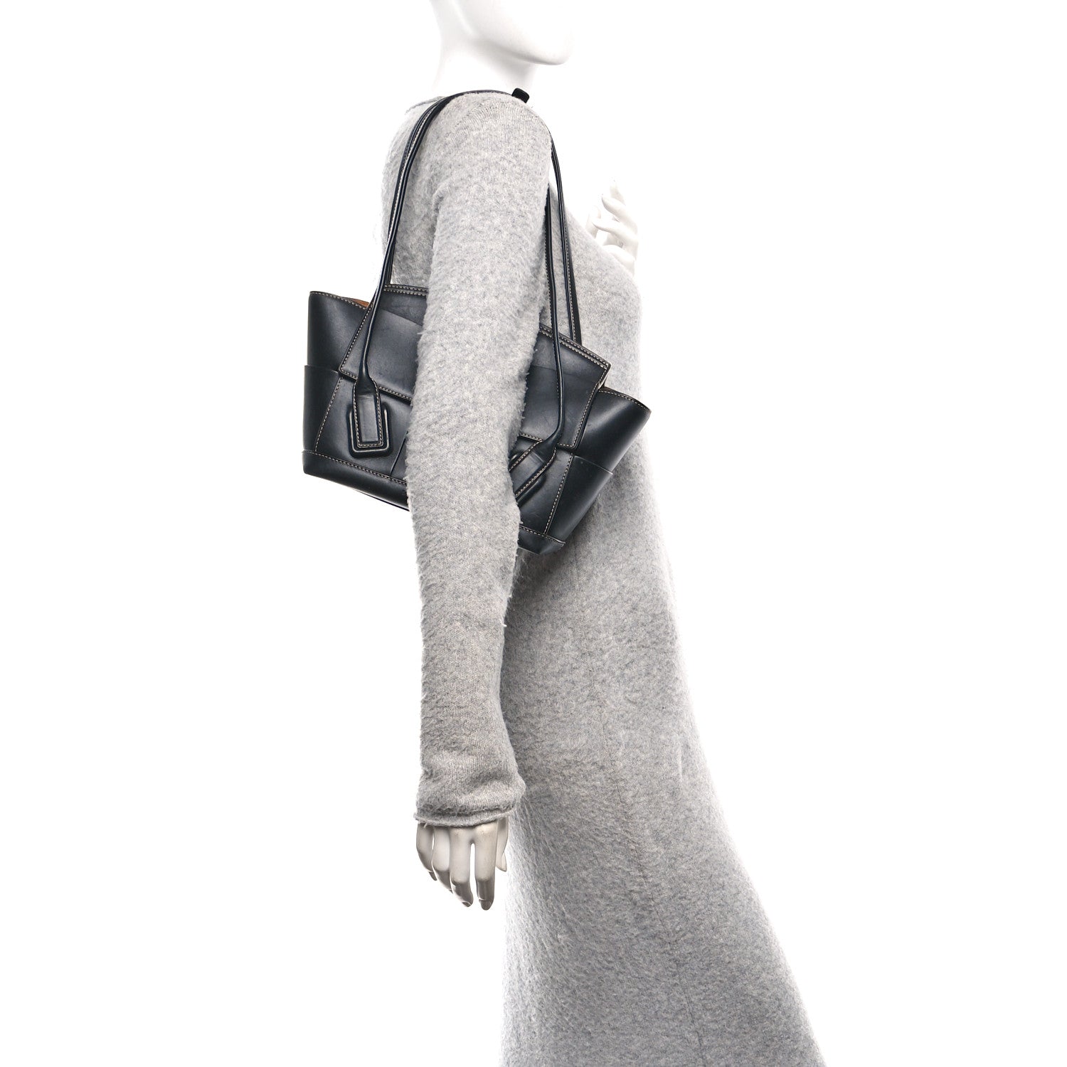 French Calfskin Maxi Intrecciato Arco 33 Black