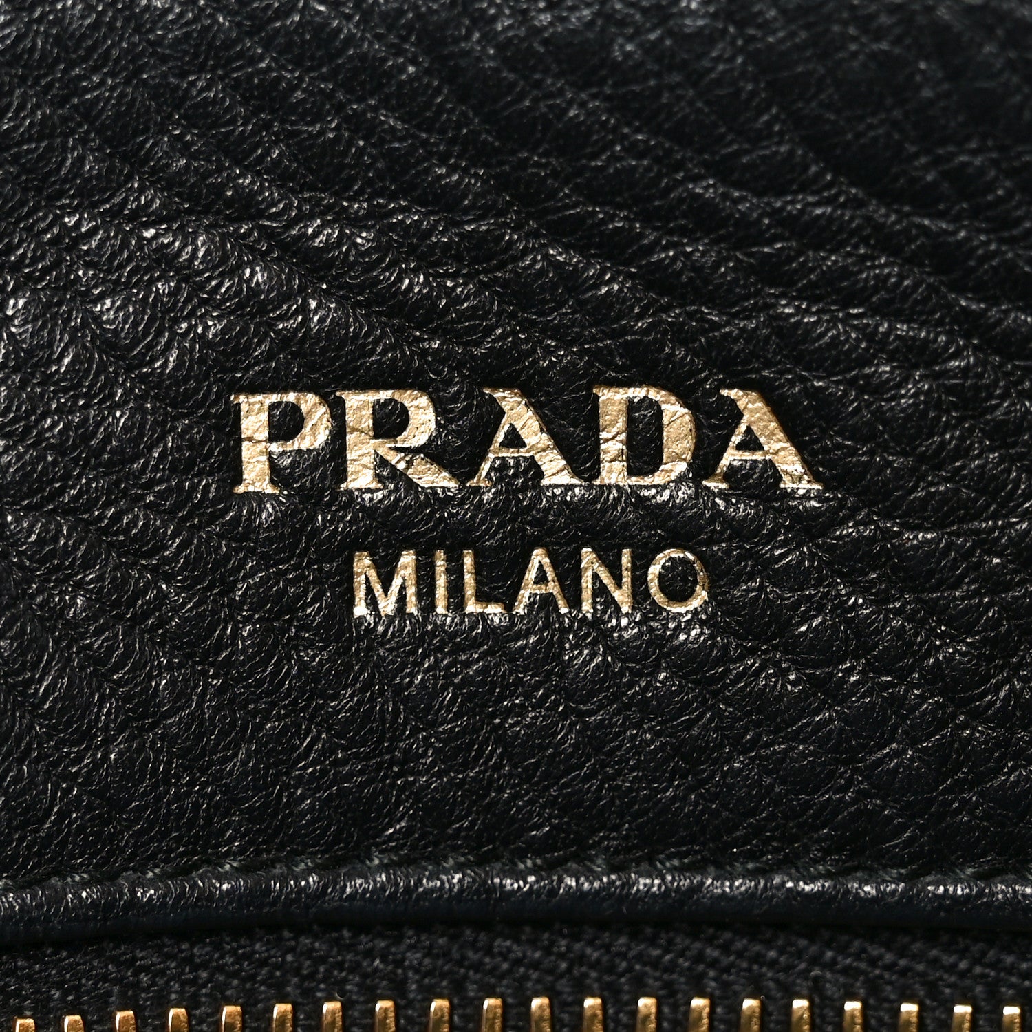 Vitello Daino Small Tote Black