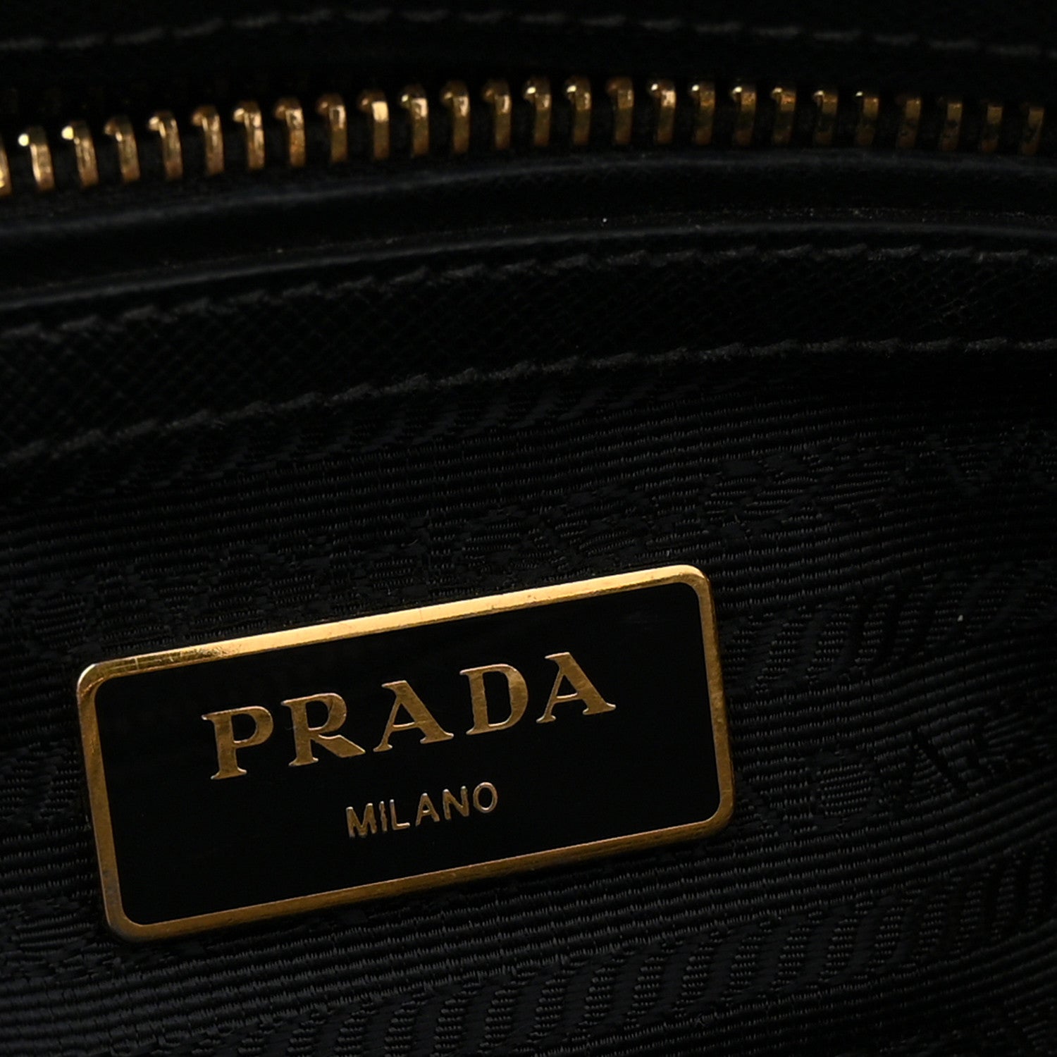 Saffiano Small Galleria Double Zip Tote Black