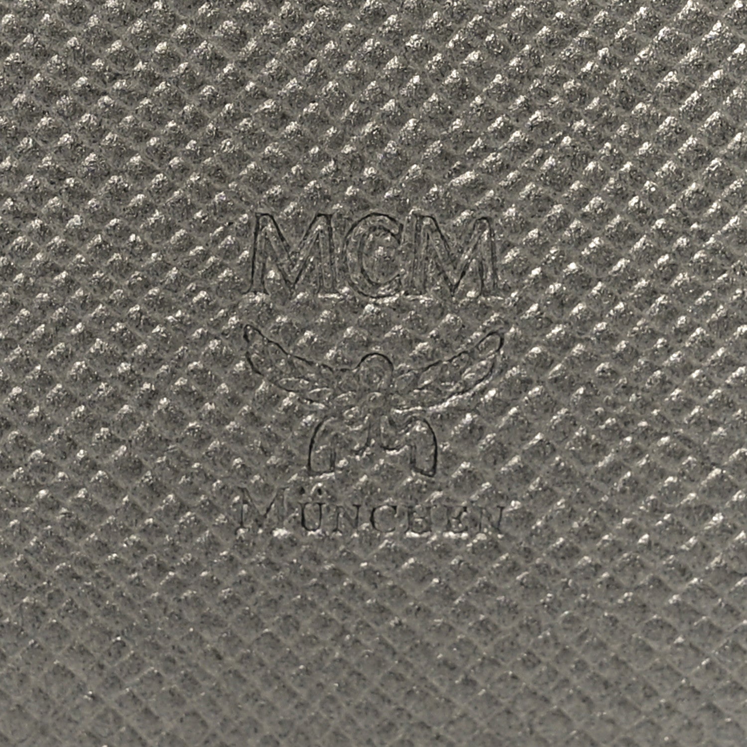 Metallic Visetos Rabbit Passport Holder Silver