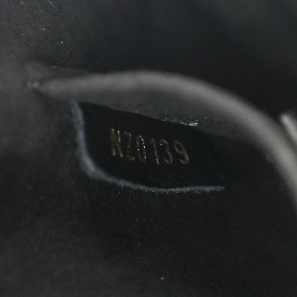 Calfskin New Wave Heart Bag Black