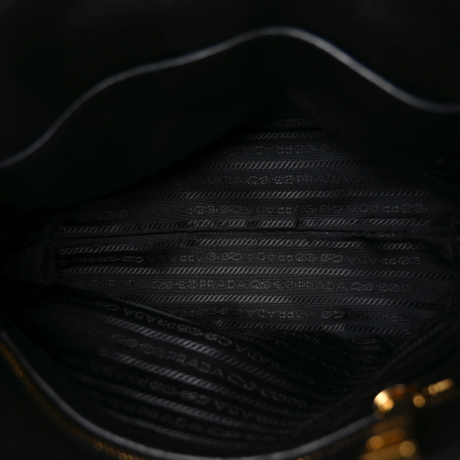Vitello Daino Small Tote Black