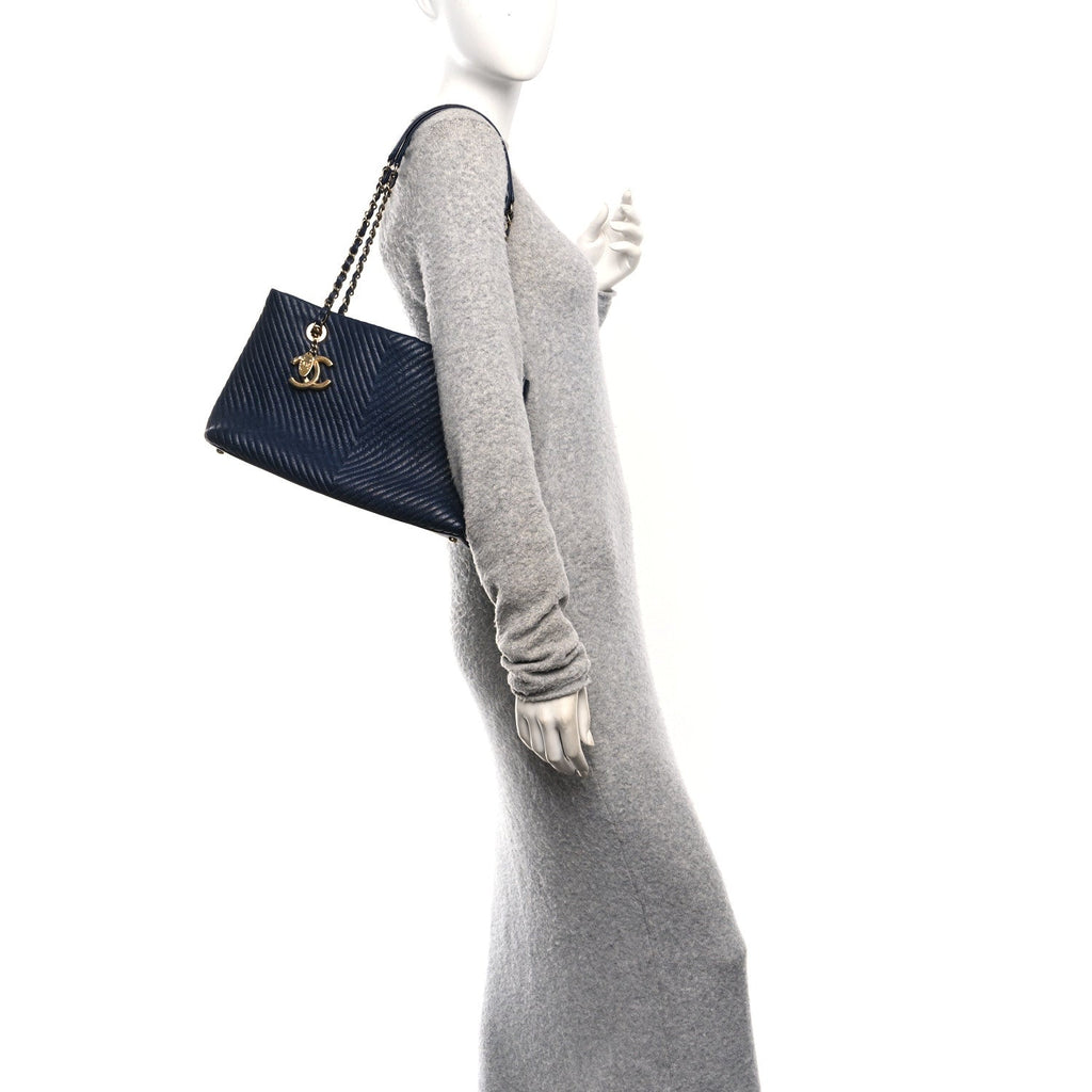 Wrinkled Lambskin Chevron Quilted Surpique Tote Navy Blue