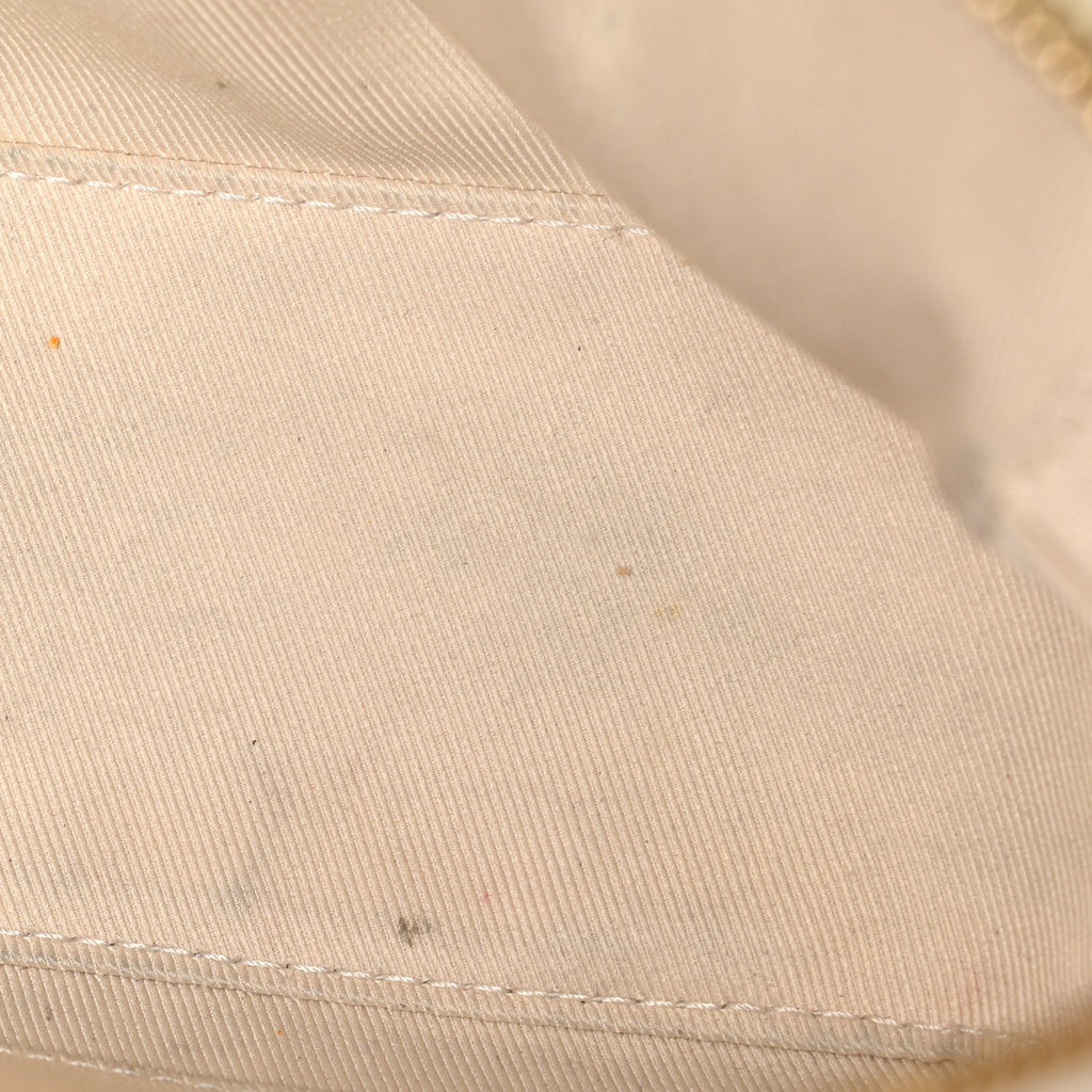 Monogram Saintonge Creme