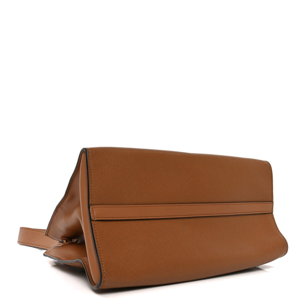 Saffiano City Calf Medium Esplanade Tote Caramel